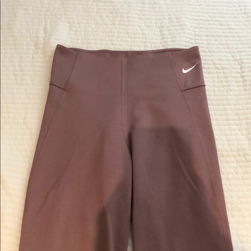 SOLD ON DEPOP brand new nike dusty rose leggings